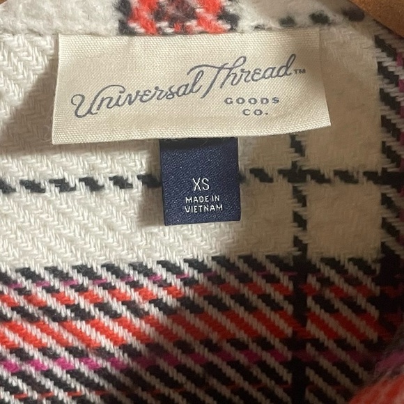 Universal Thread Ivory|Red Plaid Button Down Shacket Sz XS - Picture 3 of 5